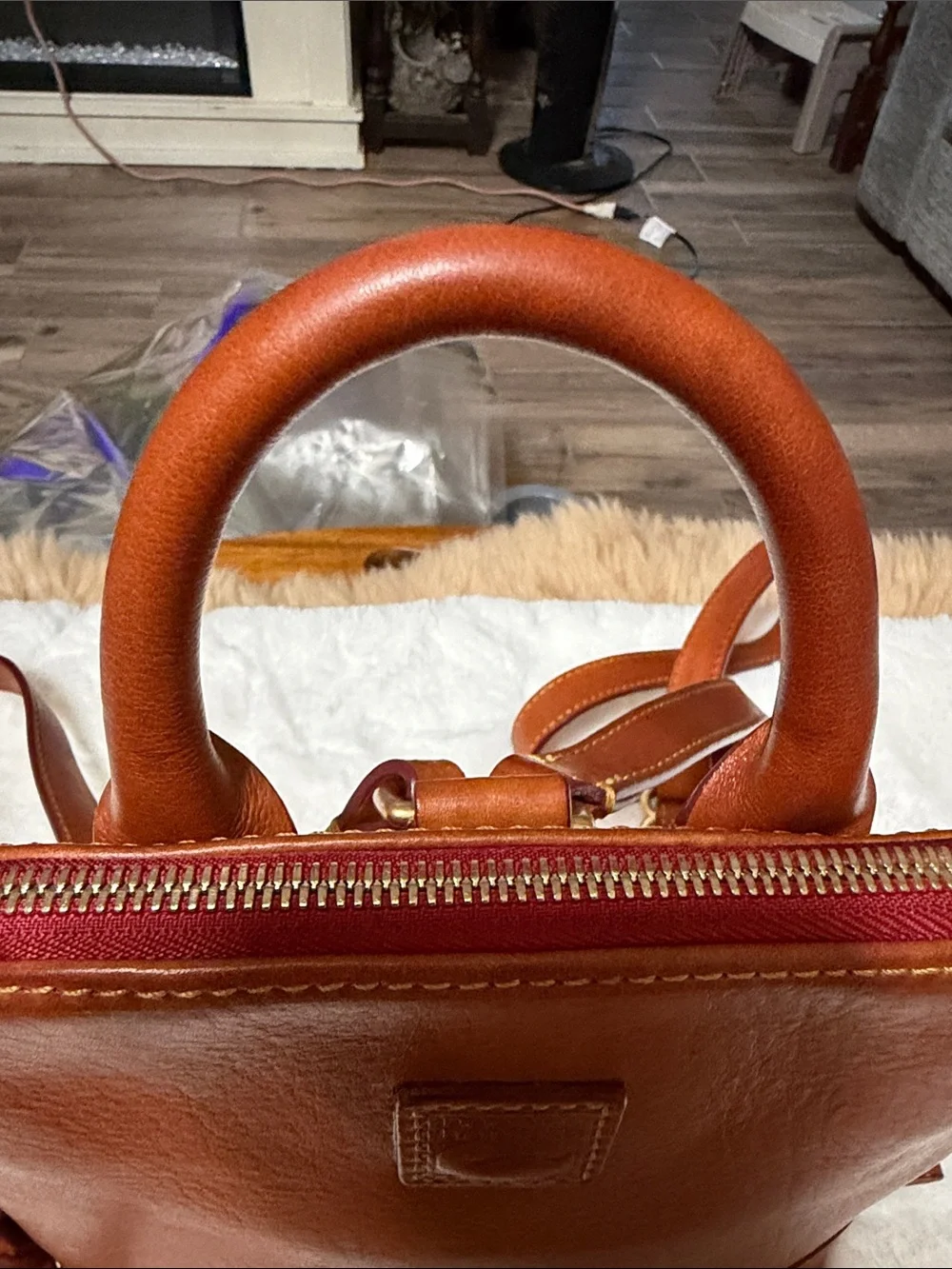RARE Dooney & Bourke Florentine Leather Small Zip Pod Backpack in Natural EUC
